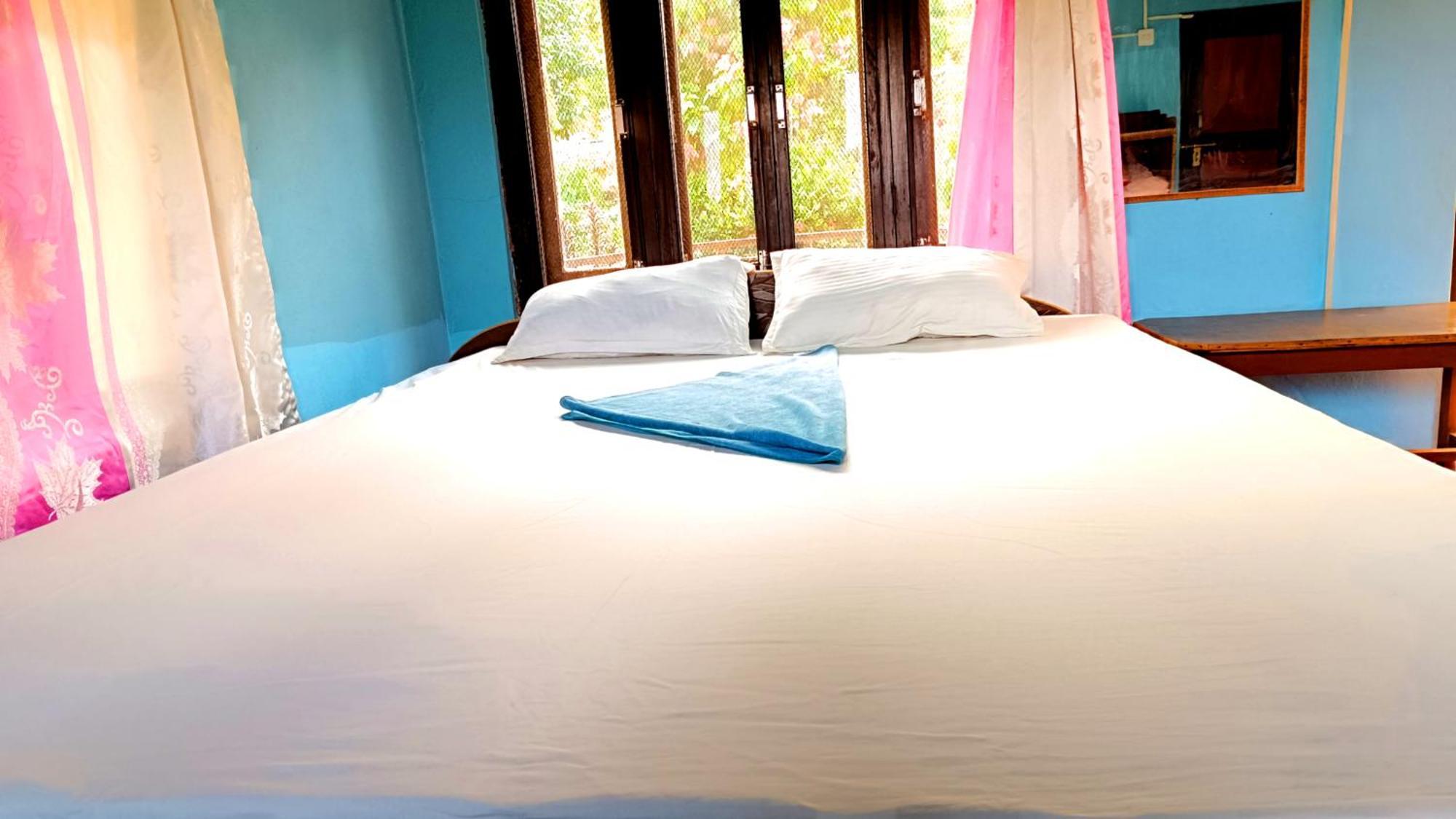 Mr. B'S Place Bardiya Rom bilde