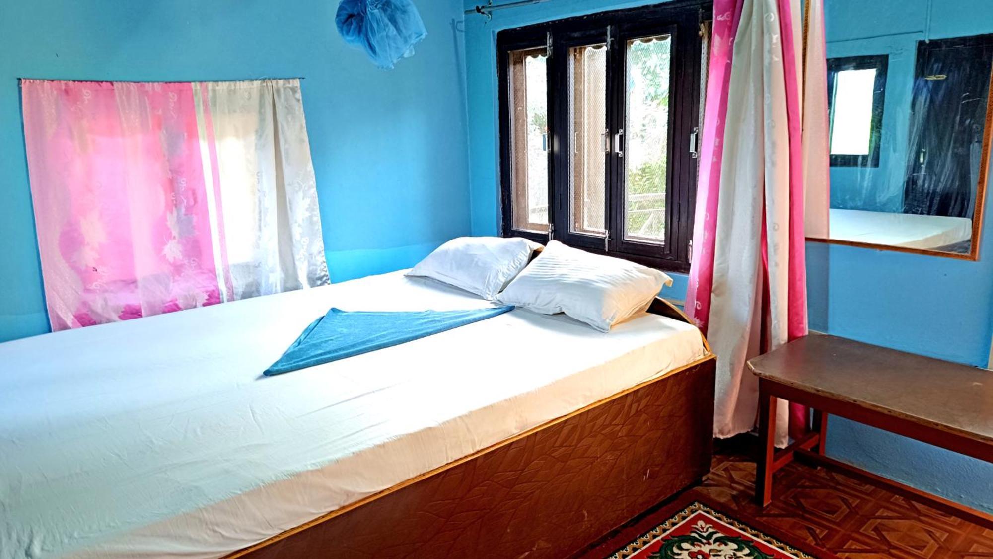 Mr. B'S Place Bardiya Rom bilde